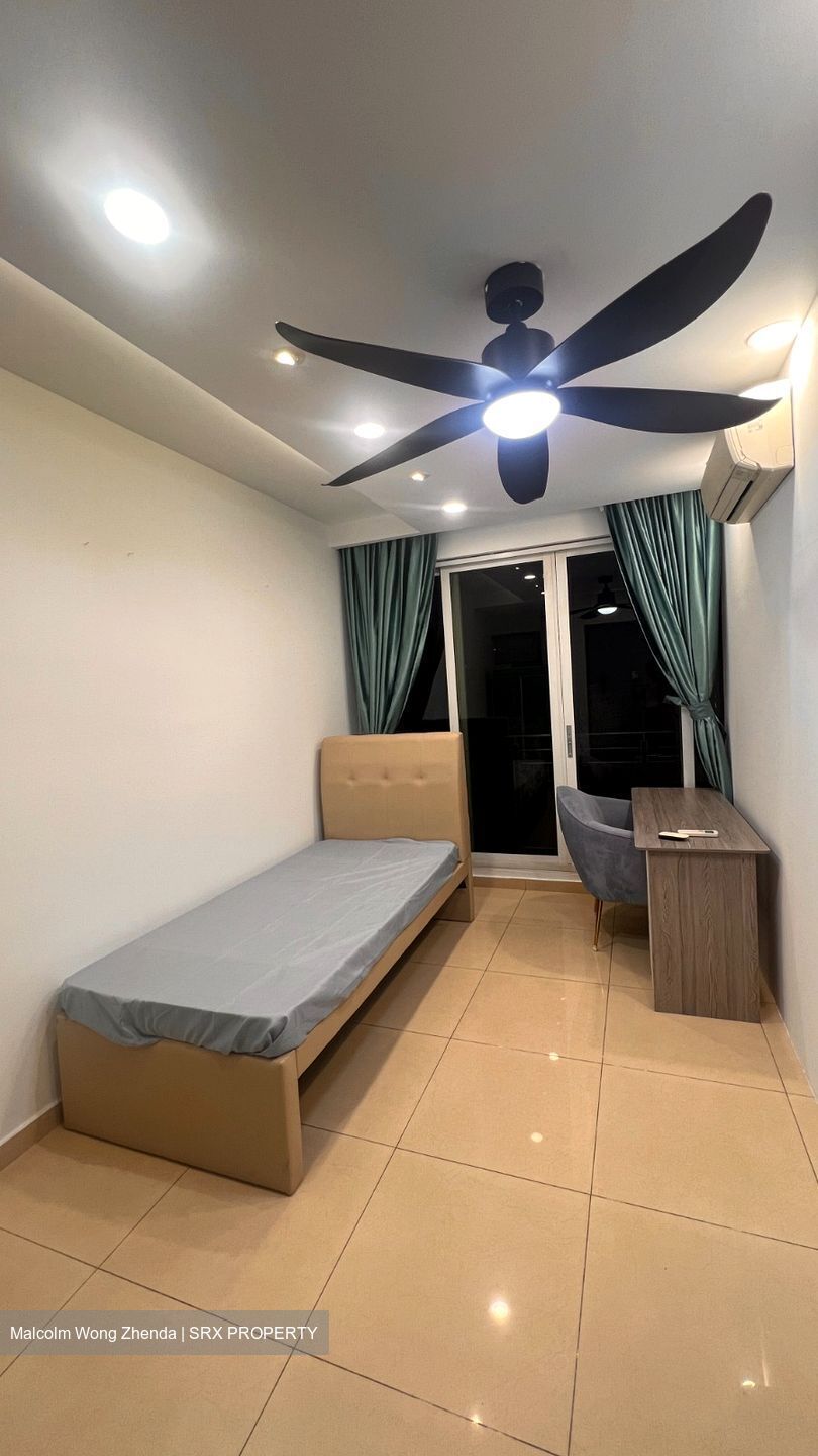 The Esparis (D18), Condominium #626991171
